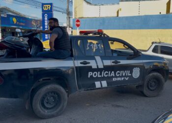 Polícia prende dupla por roubo de motocicleta de motorista por aplicativo em Aracaju