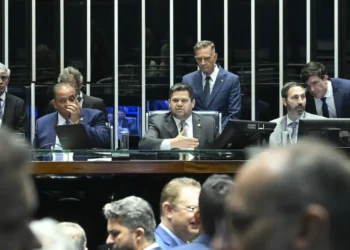 Senado aprova redução da pena de condenados pelo 8/1 e trama golpista