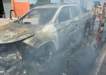 Carro pega fogo na BR-225 em Nossa Senhora do Socorro