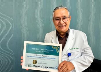 Médico Eduardo Amorim é homenageado pela luta em defesa do Hospital do Câncer