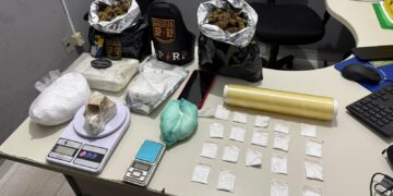 Polícia prende mulher e apreende drogas no município de Boquim