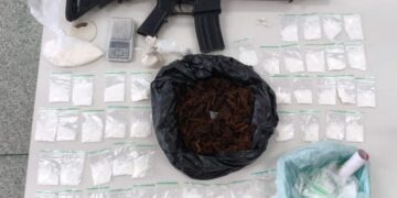 PM prende suspeito de tráfico no bairro Coroa do Meio