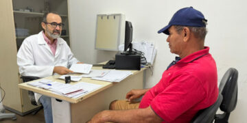 Pouca hidratação pode levar ao aumento dos cálculos renais durante o verão