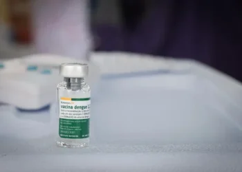 SUS vai vacinar profissionais de saúde contra dengue em fevereiro