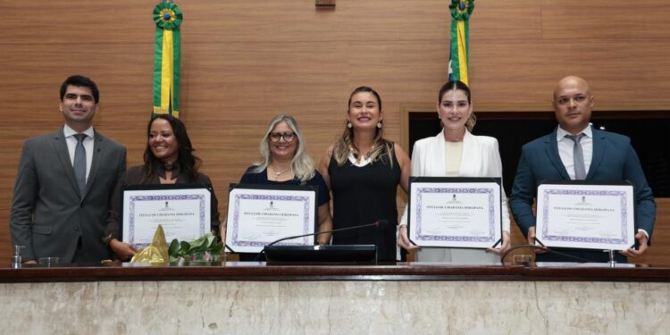 Assembleia Legislativa concede Títulos de Cidadania Sergipana em Sessão Especial marcada por emoção