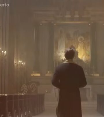 Por isso não desfalecemos; mas, ainda que o nosso homem exterior se corrompa, o interior, contudo, se renova de dia em dia.