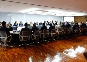 CBF cria programa de apoio financeiro para clubes da Série B e anuncia playoffs