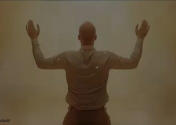 Assim que, se alguém está em Cristo, nova criatura é; as coisas velhas já passaram; eis que tudo se fez novo.