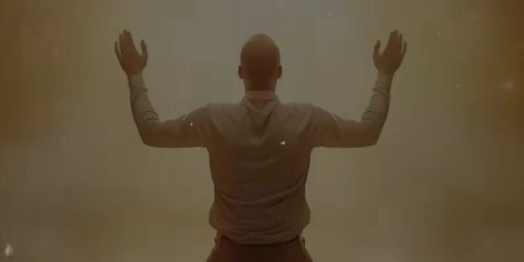 Assim que, se alguém está em Cristo, nova criatura é; as coisas velhas já passaram; eis que tudo se fez novo.