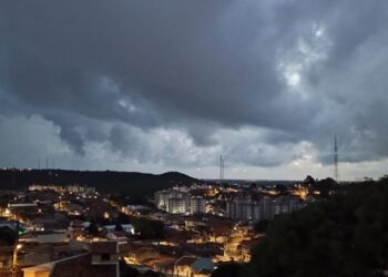 Defesa Civil de Aracaju emite Alerta Amarelo para chuvas e ventos intensos