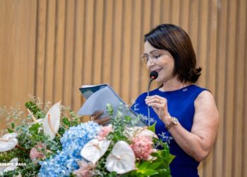 Prefeita Emília Correa destaca atuação conjunta dos poderes na abertura dos trabalhos na Câmara