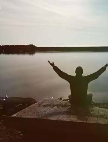 Provérbios 27: Nos ensina sobre a importância da amizade verdadeira e da prudência no planejamento e nas ações.