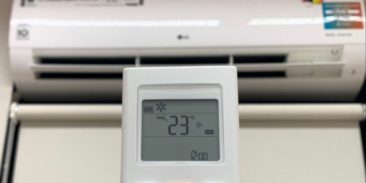 Confira os eletrodomésticos que mais consomem energia no verão