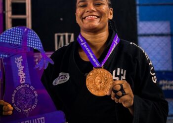 Atleta sergipana conquista título em competição de jiu-jitsu em Maceió