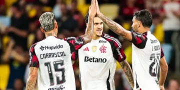 Flamengo goleia Madureira por 8 a 0 e avança à final do Carioca