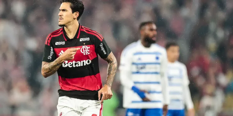 Flamengo vence Cruzeiro por 2 a 0 no Maracanã em estreia de Leonardo Jardim no Brasileirão