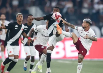 Fluminense e Vasco decidem vaga na final do Carioca no Maracanã