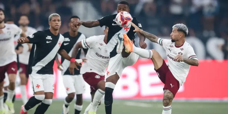 Fluminense e Vasco decidem vaga na final do Carioca no Maracanã