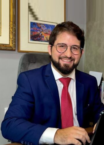 Especialista alerta: Ostentação nas redes sociais pode levar à revisão da pensão alimentícia