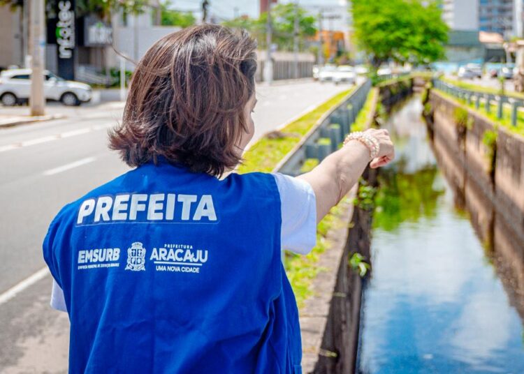 Prefeita acompanha ações após chuvas e reforça atendimento em bairros de Aracaju
