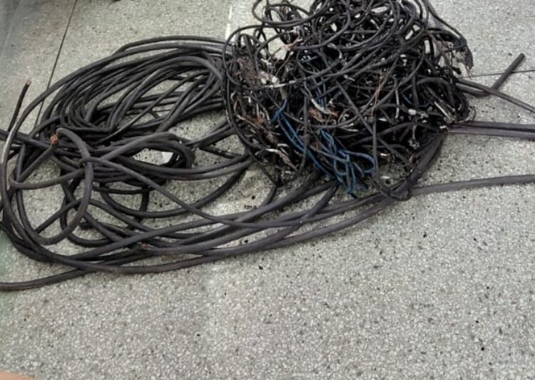 Suspeitos de furtar fiação elétrica são presos em Aracaju