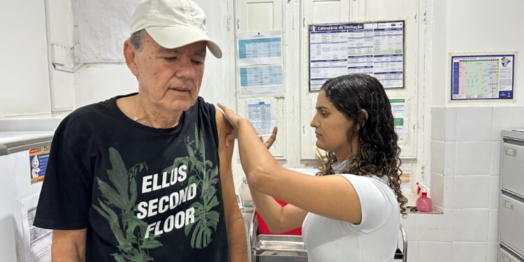 Lagarto realiza Dia D de vacinação contra influenza com ações em toda a cidade