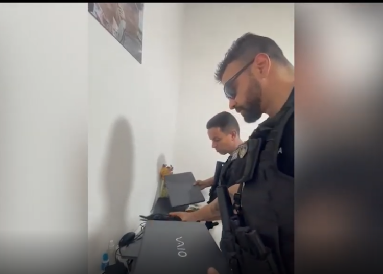 Polícia recupera notebooks furtados e prende dois por receptação em Aracaju