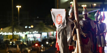 Encenação da Paixão de Cristo emociona público na Orla de Atalaia