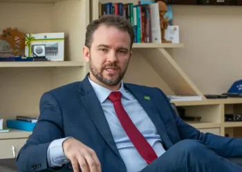 Governo avalia uso do FGTS para quitar dívidas em novo pacote de crédito