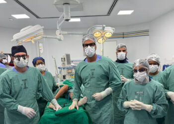 Huse realiza transplante ósseo inédito em criança com câncer