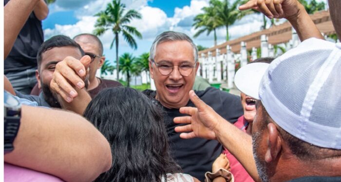 Médico Eduardo Amorim percorre municípios para ouvir as principais dificuldades enfrentadas pelo povo