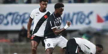 Após atraso devido à chuva, Remo e Vasco empatam pelo Brasileirão