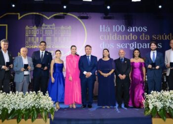 Deputados são homenageados durante baile do centenário do Hospital de Cirurgia