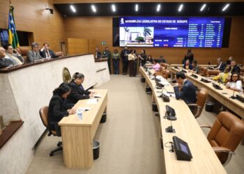 Alese aprova projeto que cria conselho para gestão de honorários da PGE