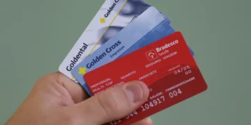 Planos de saúde coletivos têm reajuste médio de 9,9% em 2026, menor índice em cinco anos