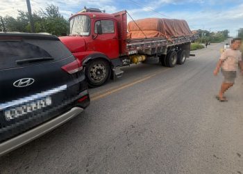 Acidente entre caminhão e dois carros é registrado na SE-160 sem vítimas