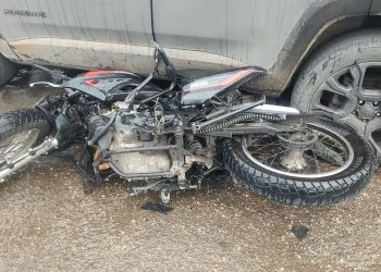 Colisão entre veículos deixa uma pessoa ferida na SE-050, em Aracaju