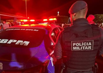 Homem é preso por suspeita de violência doméstica após agredir companheira com facão em Lagarto