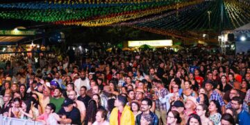 Primeira noite descentralizada do Forró Caju 2026 reúne público no Augusto Franco