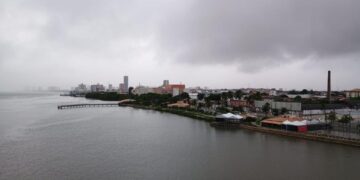 Defesa Civil mantém monitoramento após alerta de vendaval para Aracaju