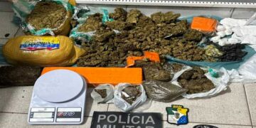 Mulher é presa por suspeita de tráfico de drogas em Lagarto
