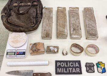 PM apreende 4,3 quilos de maconha durante buscas por suspeitos de roubo em Aracaju