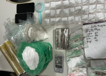 Polícia apreende mais de 380 porções de cocaína e barra de maconha em Itabaiana