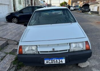 Festcas reúne mais de 300 carros antigos na Orla de Atalaia, em Aracaju