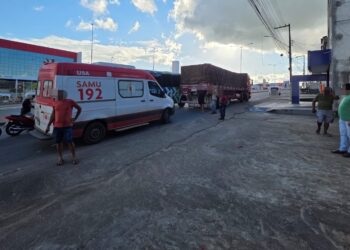 Motociclista fica ferida após colisão transversal na SE-270, em Lagarto
