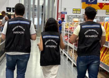 Procon Aracaju pesquisa preços de embutidos e enlatados