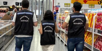 Procon Aracaju pesquisa preços de embutidos e enlatados