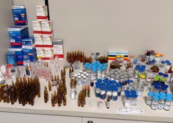 Técnica de enfermagem é presa suspeita de desviar medicamentos da rede pública em Sergipe