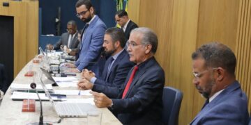 Câmara de Aracaju aprova prorrogação de redução do ISS para empresas de ônibus