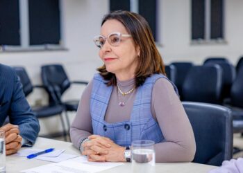Emília Corrêa anuncia nova convocação de aprovados no concurso da Educação